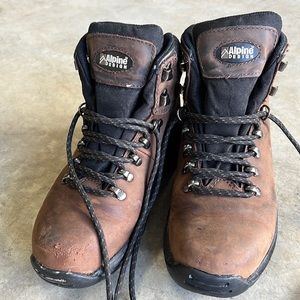Alpine Design waterproof boots. Gently used.